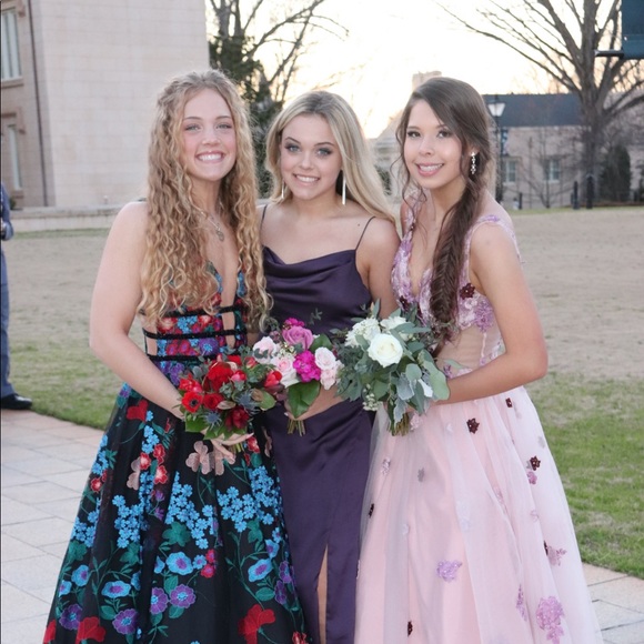 I would love to get to know you and say hi!🌻 - Picture 12 of 16